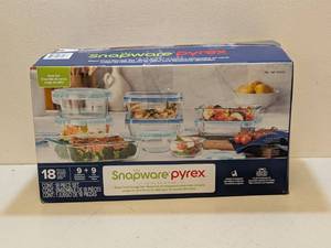 lot 30 image: SNAPWARE PYREX 18PC. GLASS FOOD STORAGE SET