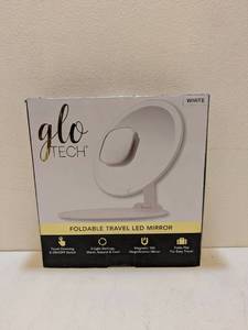 lot 58 image: GLO TECH FOLDABLE TRAVEL LED MIRROR