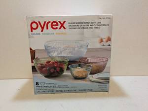 lot 99 image: PYREX 8PC. GLASS MIXING BOWLS W LIDS