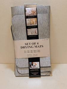 lot 105 image: SET OF 4 DRYING MATS