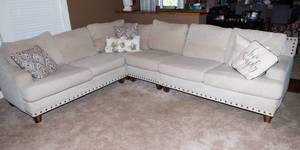 lot 26 image: Slumberland Sectional Sofa  Light Beige