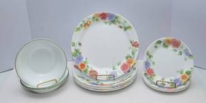 lot 44 image: Corelle Summer Blush Dishware Set  16-Piece