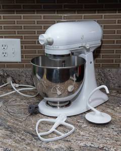 White KitchenAid Artisan Stand Mixer – Tested and Works
