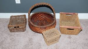 lot 114 image: Variety of Baskets
