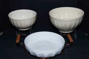 lot 115 image: Set of Three Ceramic Mixing Bowls