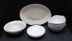 lot 126 image: White Serving Bowls and Platter