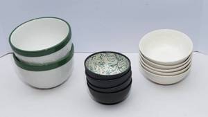 lot 122 image: Variety of Bowls  Ceramic & Plastic Mix