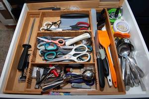 lot 64 image: Kitchen Drawer Contents - Assorted Items