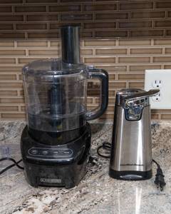lot 140 image: Black & Decker Food Processor & Hamilton Beach Electric Can Opener