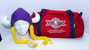 lot 177 image: 1992 Super Bowl Duffel Bag & Minnesota Vikings Hat