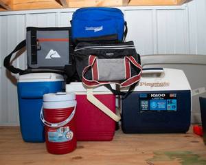 lot 210 image: Variety of Coolers