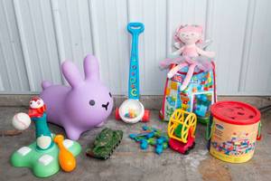 lot 206 image: Variety of Kids Toys
