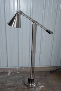 lot 248 image: Heavy Silver-Tone Floor Lamp