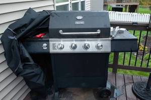lot 262 image: Dyna-Glo Grill