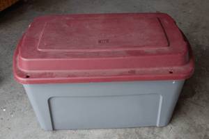 lot 288 image: Mystery Box Full of Gift Wrapping