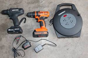 lot 289 image: Power Tools & Accessories  Black & Decker Drill, NorthStar Drill, Ferrex 4-Outlet Cord Reel