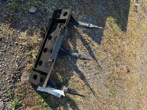 lot 11 image: 3 Fork Mini Skid Steer Attachment