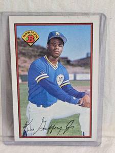 lot 166 image: Ken Griffey Jr. Rookie 1989 Bowman #220 - Seattle Mariners Baseball Card