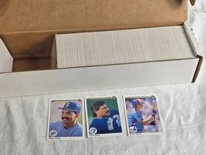 lot 320 image: Box of 1990 Upper Deck Baseball Cards - UncountedSorted