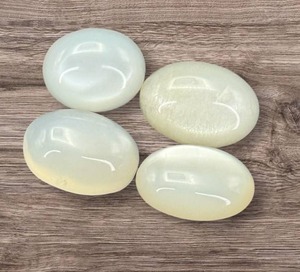 lot 49 image: 20.37 Carat Natural Moonstone Parcel