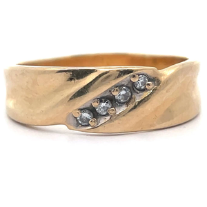 lot 36 image: Natural Diamond Four-Stone Scalloped Band in Yellow Gold VIDEO