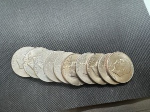 lot 4 image: Ten Bicentennial Eisenhower Dollars 8 Denver Mint, 2 Philadelphis Mint