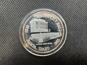 lot 21 image: 1982 Nampa Idaho 1 Oz. Silver Round