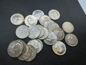 lot 31 image: Twenty-two 40% Silver Kennedy Half Dollars 1966 (3) 1967 (8) 1968-D (6), and 1969-D (5)