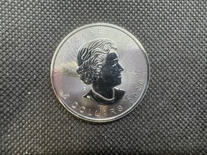 lot 53 image: 2020 BU Canadian 1 Oz. .9999 Silver Maple Leaf Coin