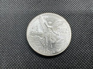 lot 68 image: 1985 Mexico 1 Oz. Libertad .999 Silver Coin