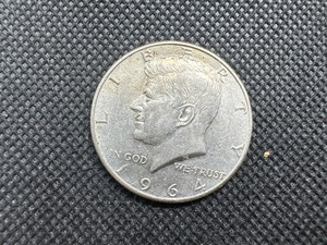 lot 74 image: 1964 90% Silver Kennedy Half Dollar