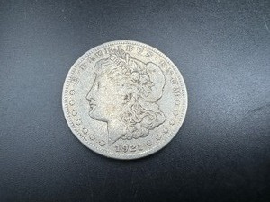 lot 40 image: 1921-S Morgan Silver Dollar