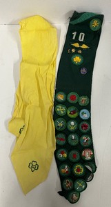 lot 39 image: Vintage Hutchinson Girl Scout Scarf, Sash and Badges
