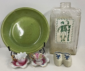 lot 57 image: Redwing Plate & Vintage Glass Refrigerator Water Bottle and miniatures