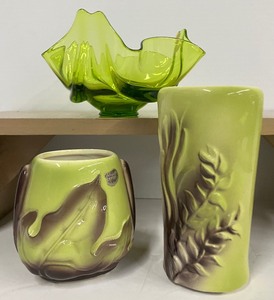 lot 62 image: Royal Copley Pottery & Viking Epic Drape Green Glass Bowl,  Chartreuse Green Vases