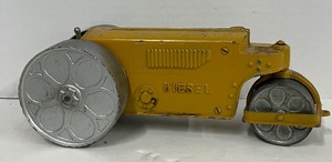 lot 76 image: Vintage Hubley Kiddie Toy Diesel Road Roller toy.