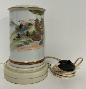 lot 80 image: Japanese Kutani Porcelain Table Lamp -hand-painted landscape and pagoda motif.