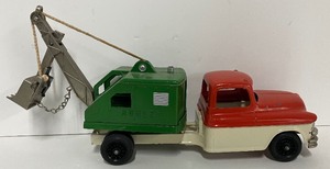 lot 81 image: Vintage Hubley #494 Metal Truck Backhoe