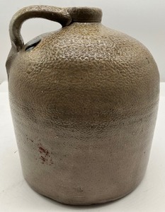 lot 9 image: Antique Salt Glazed Stoneware Turkey Dropping Glaze