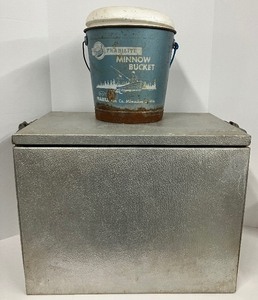 lot 11 image: Frabills Frabilite Minnow Bucket with Ice Box