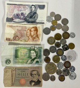 lot 128 image: Foreign Currency Coins and Bills