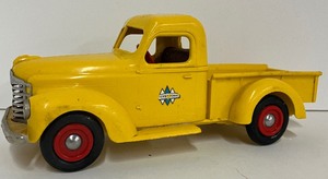 lot 7 image: International Harvester Miniature Toy Truck Collectible Truck Product Miniature Co.