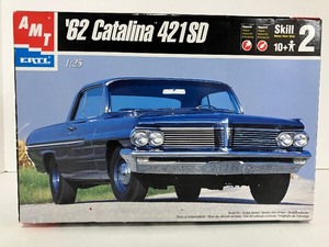 lot 109 image: AMTERTL 125 scale model kit of a 1962 Pontiac Catalina 421 SD