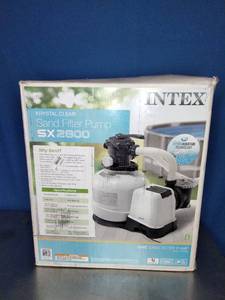 lot 5 image: Intex Krystal Clear Sand Filter Pump, model SX2800.