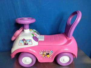 lot 43 image: Kiddieland Minnie Mouse Lights and Sounds Activity Ride-On toy car