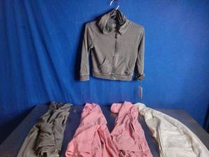 lot 53 image: Brand New 5 Hoodies
