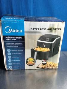 lot 97 image: Midea HeatXpress Air Fryer
