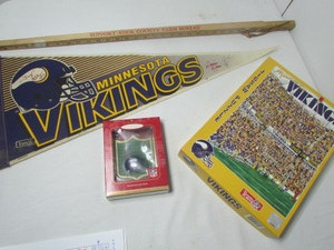 lot 16 image: Minnesota Vikings Memorabilia