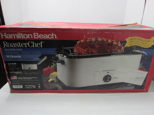 lot 30 image: Hamilton Beach Roaster Oven