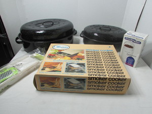 lot 32 image: Kitchen Items